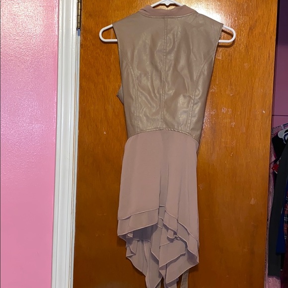 Bow tie leather vest - Picture 3 of 5